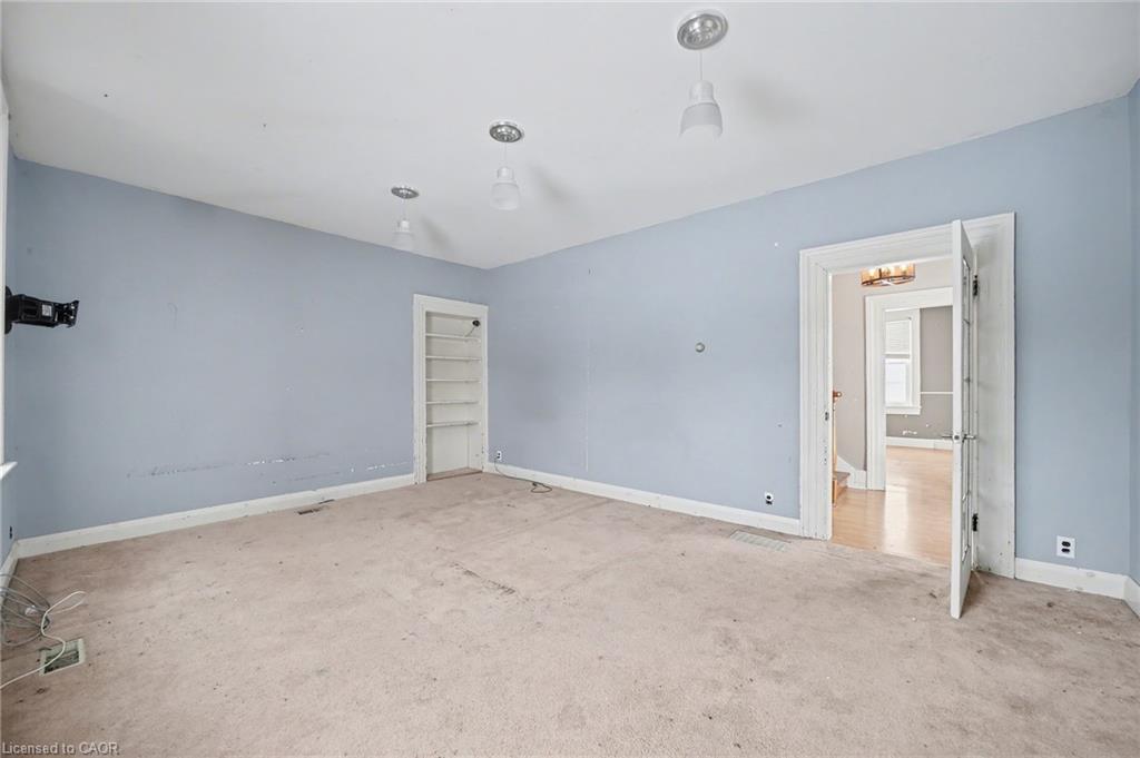 76 Main Street E Property Photo 35
