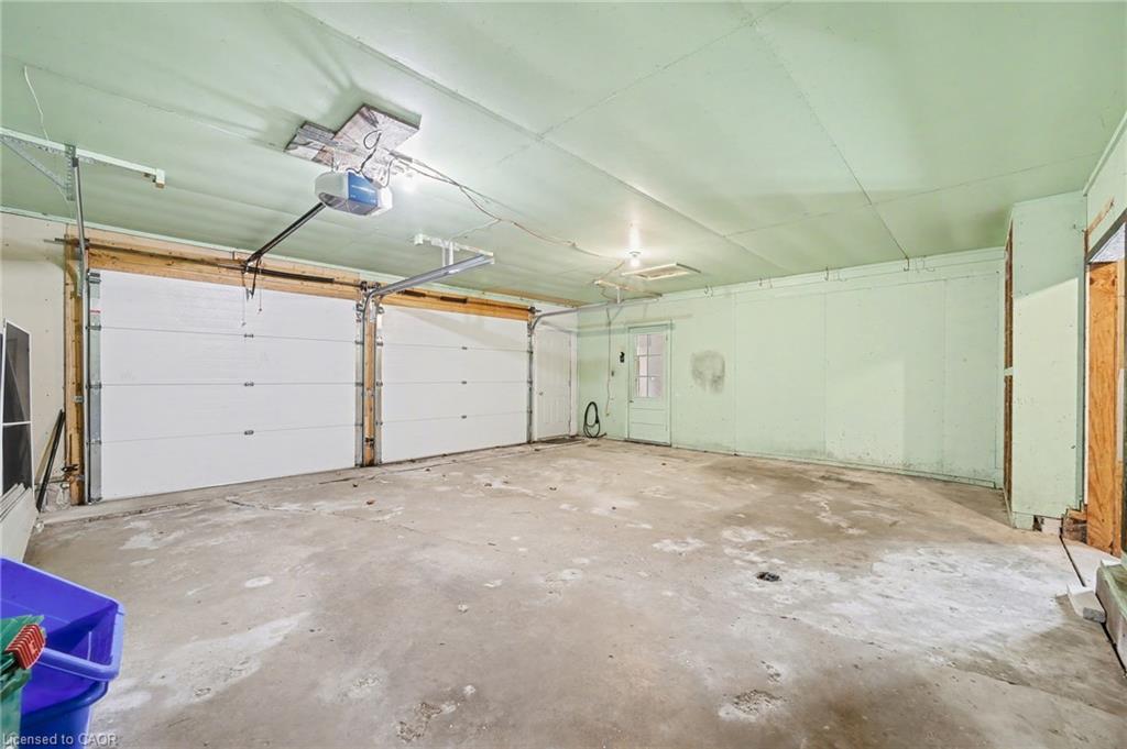 76 Main Street E Property Photo 45