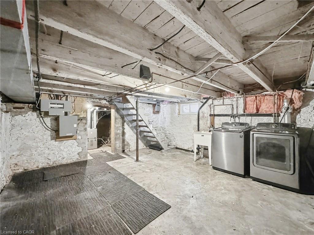 76 Main Street E Property Photo 47