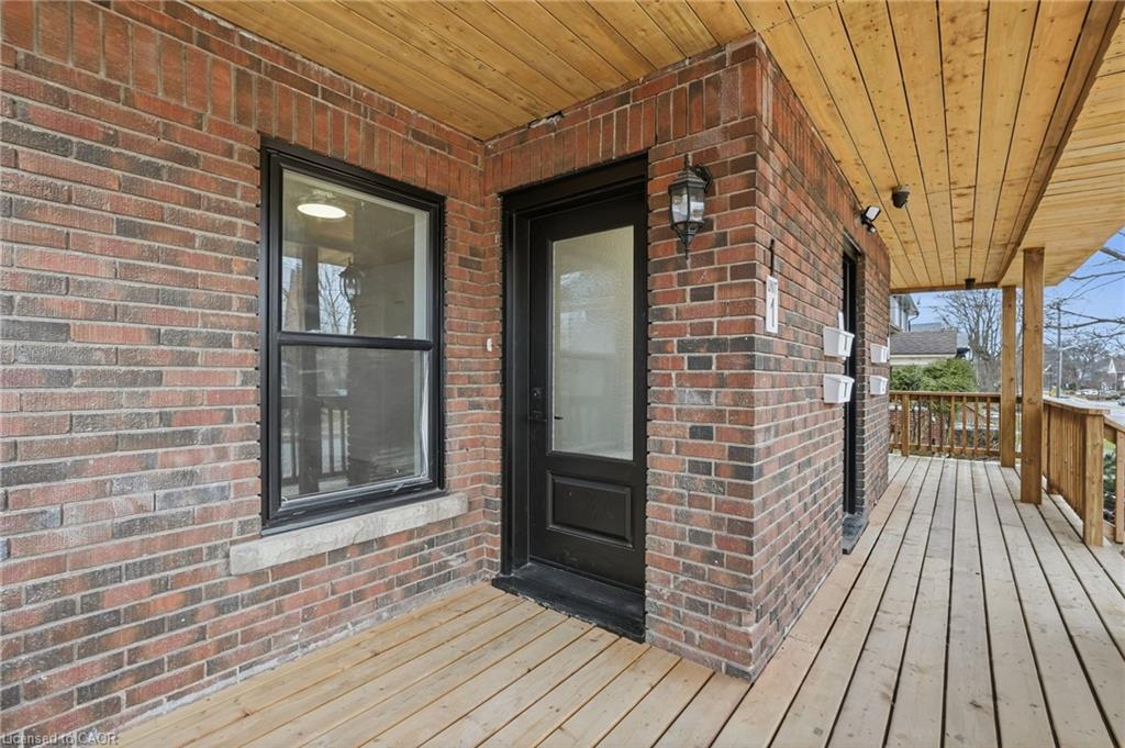 1-4876 Simcoe Street Property Photo 2