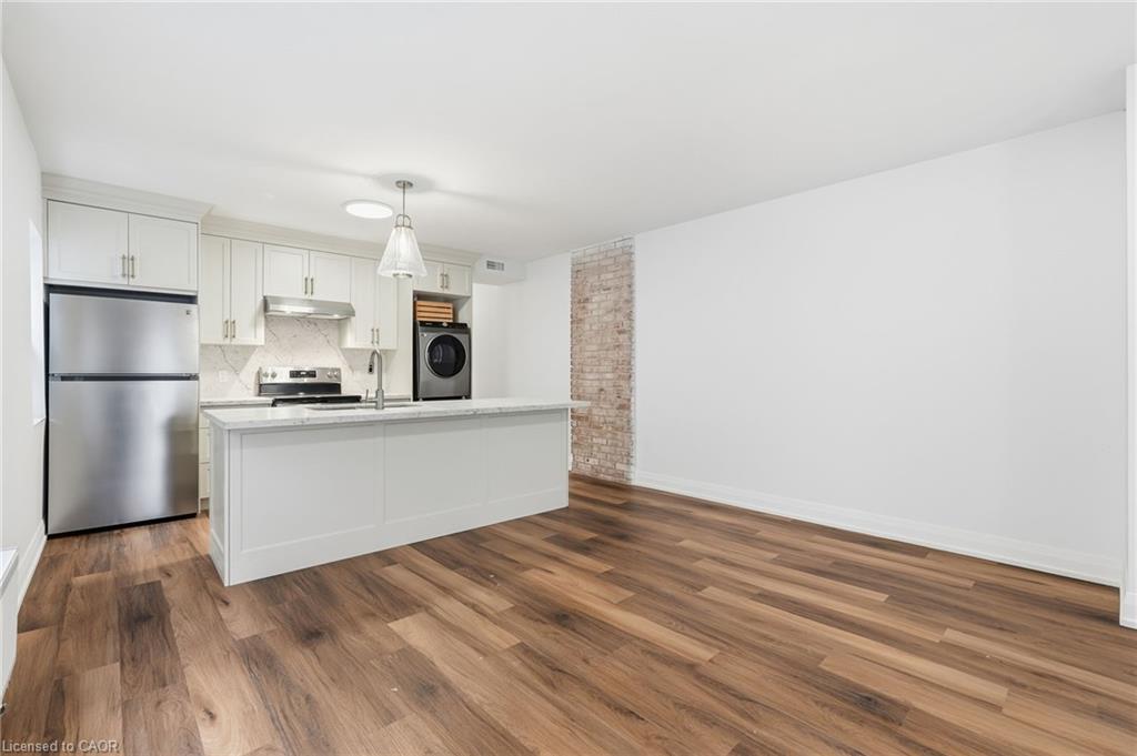 1-4876 Simcoe Street Property Photo 5