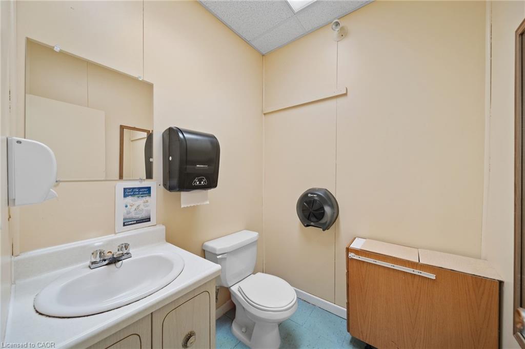 13 Alma Street N Property Photo 15