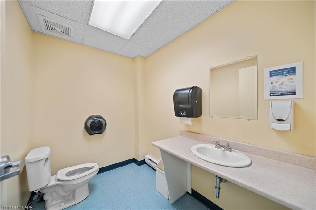 13 Alma Street N Property Photo 18