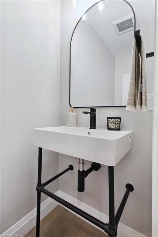 1414 Dewbourne Crescent Property Photo 19