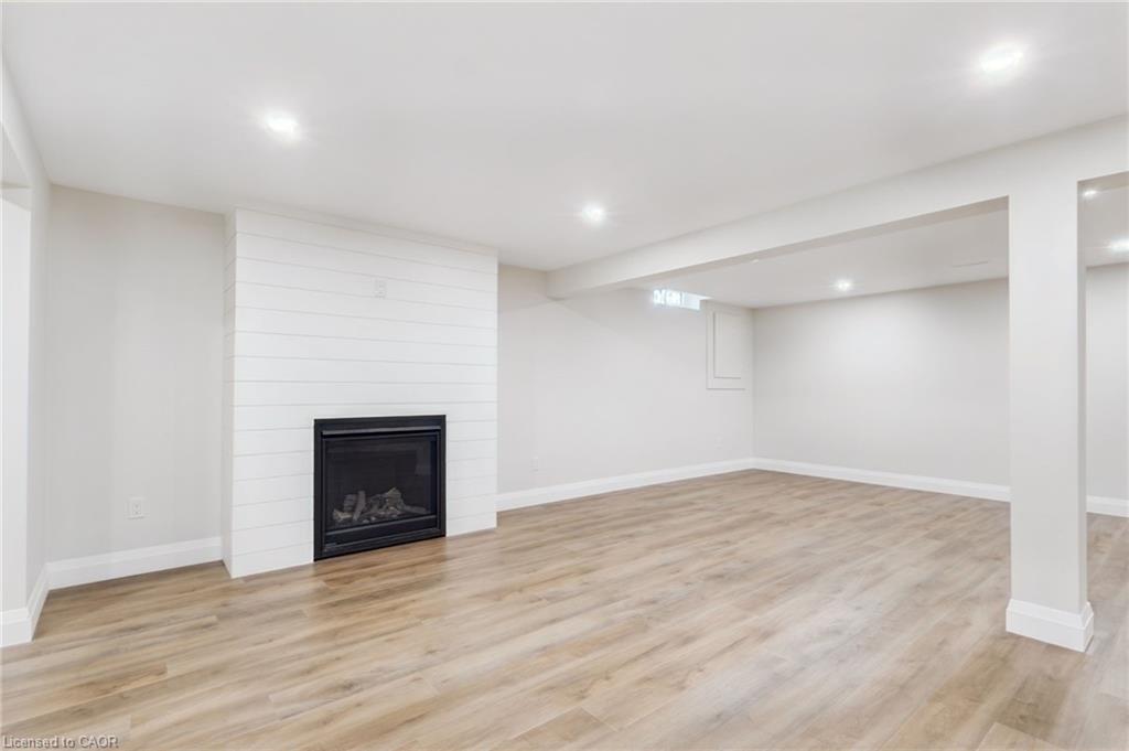 1414 Dewbourne Crescent Property Photo 28