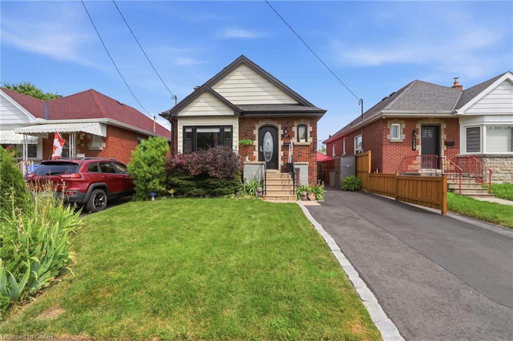 127 Tragina Avenue S Property Photo 1