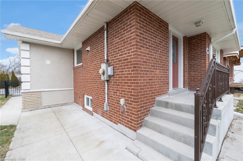 197 Troy Street Property Photo 3