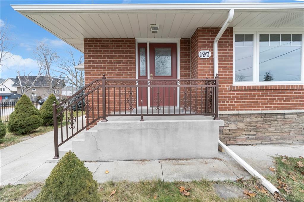 197 Troy Street Property Photo 4