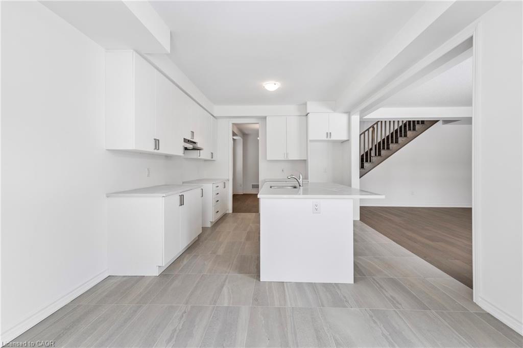8 Daisy Street Property Photo 12
