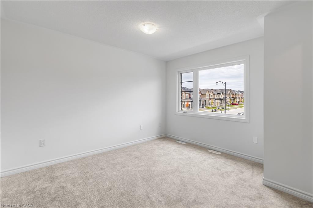 8 Daisy Street Property Photo 22