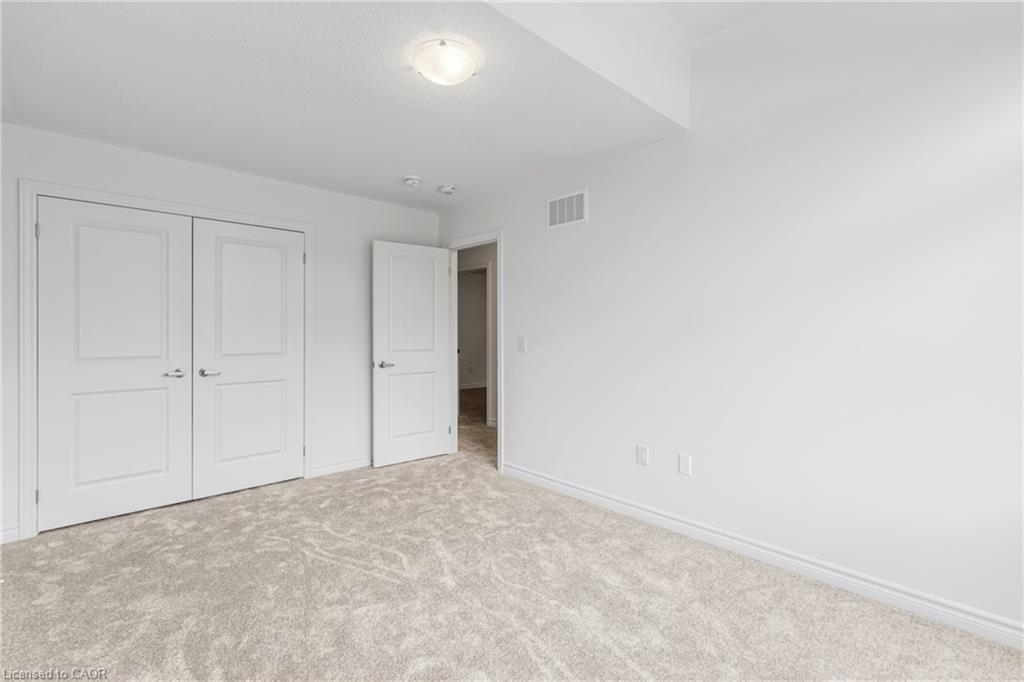 8 Daisy Street Property Photo 24