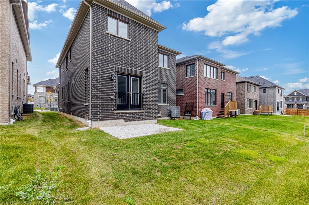 8 Daisy Street Property Photo 41