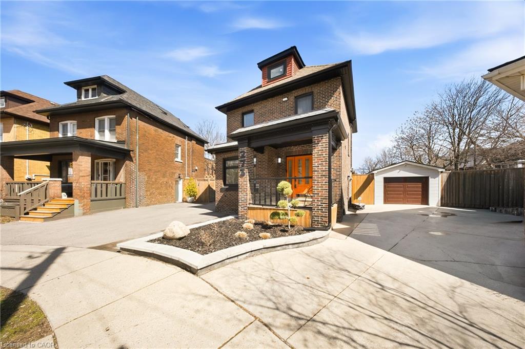 273 Stinson Crescent Property Photo 3