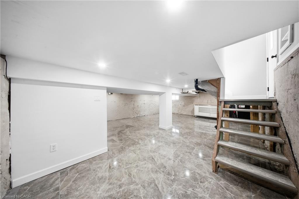 273 Stinson Crescent Property Photo 39