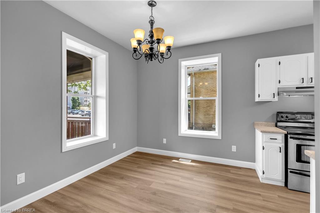 34 Young Street Property Photo 8
