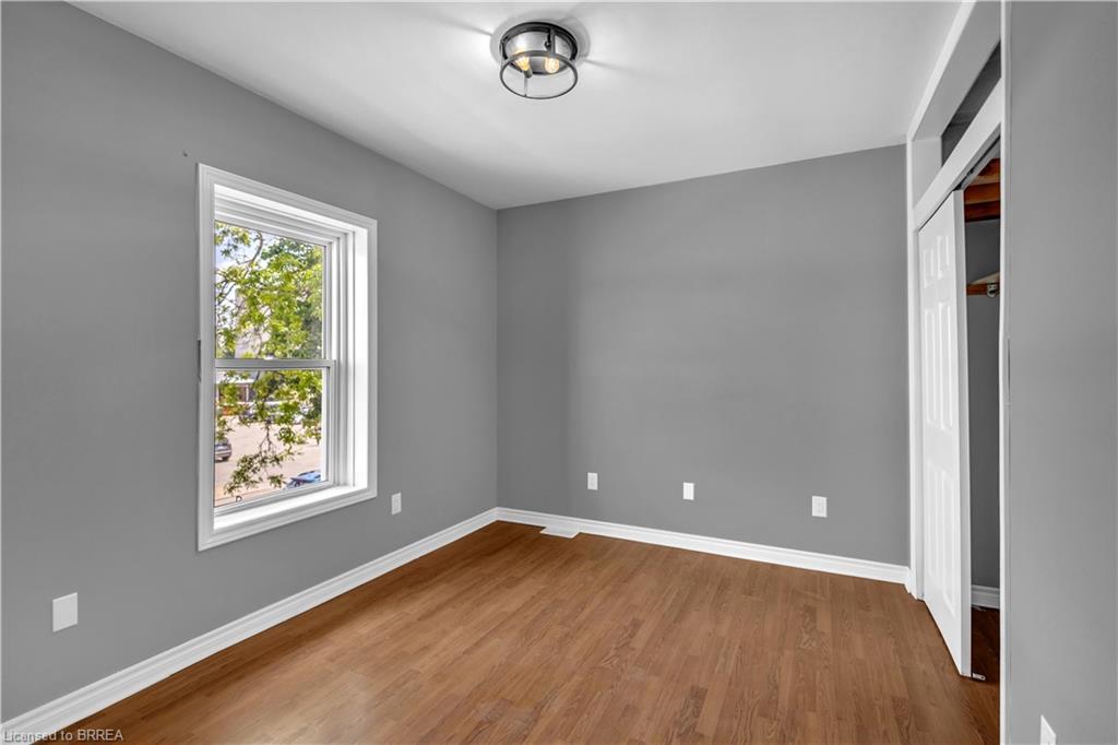 34 Young Street Property Photo 16