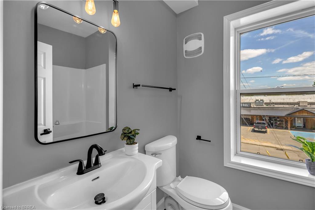 34 Young Street Property Photo 17