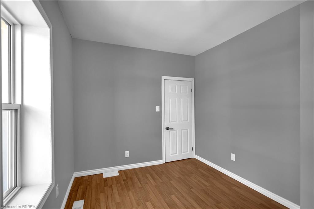 34 Young Street Property Photo 18