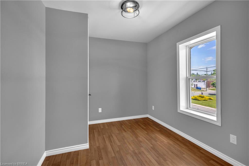 34 Young Street Property Photo 20