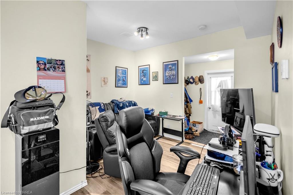 34 Young Street Property Photo 23