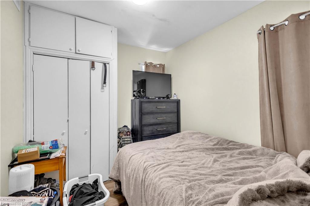 34 Young Street Property Photo 28