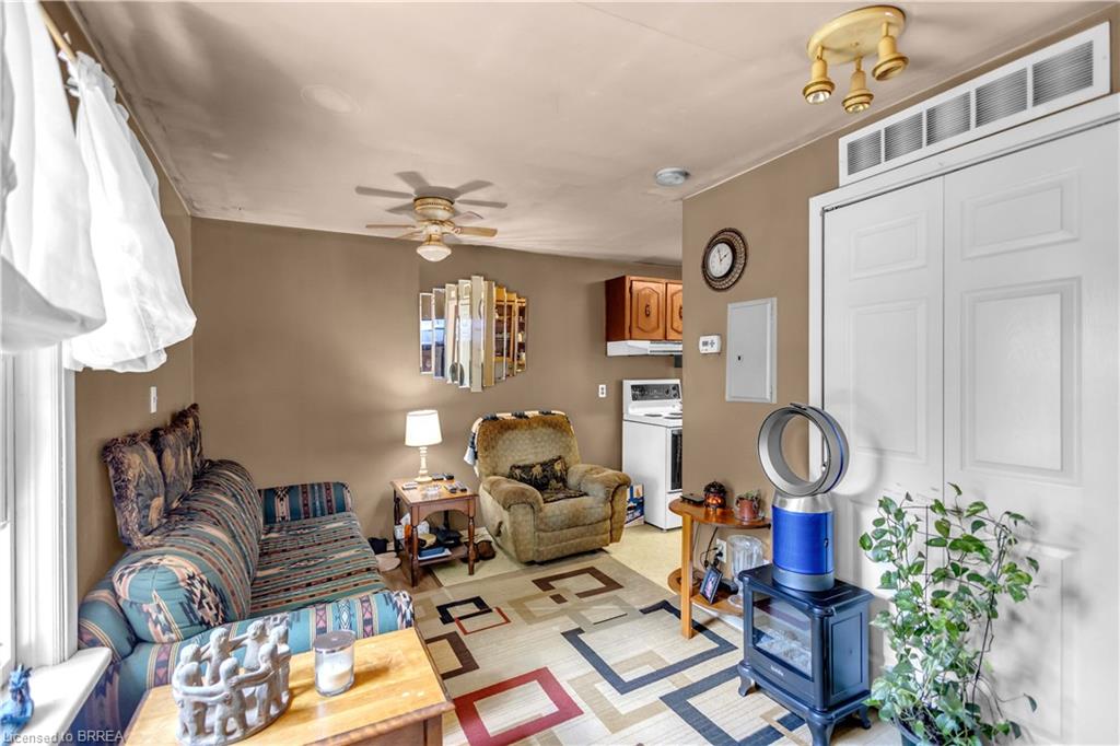 34 Young Street Property Photo 32