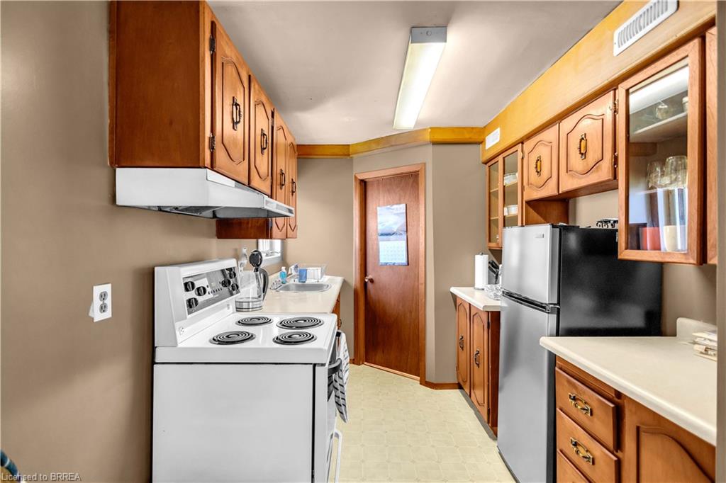 34 Young Street Property Photo 33