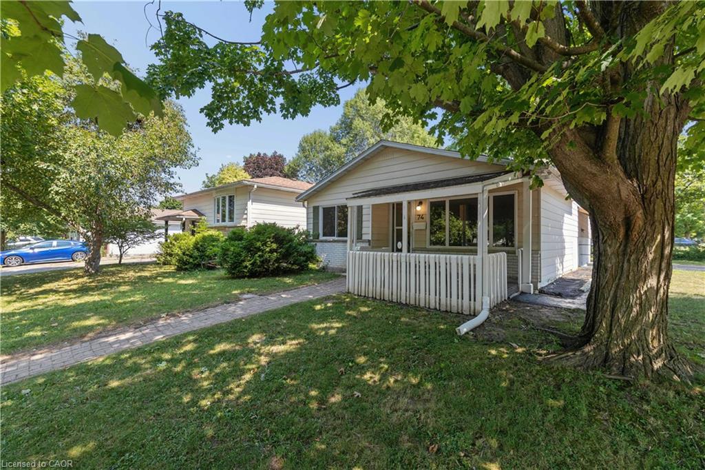 74 Helene Crescent Property Photo 2
