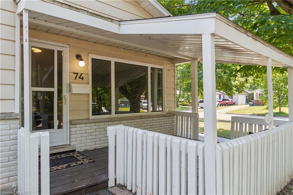 74 Helene Crescent Property Photo 4