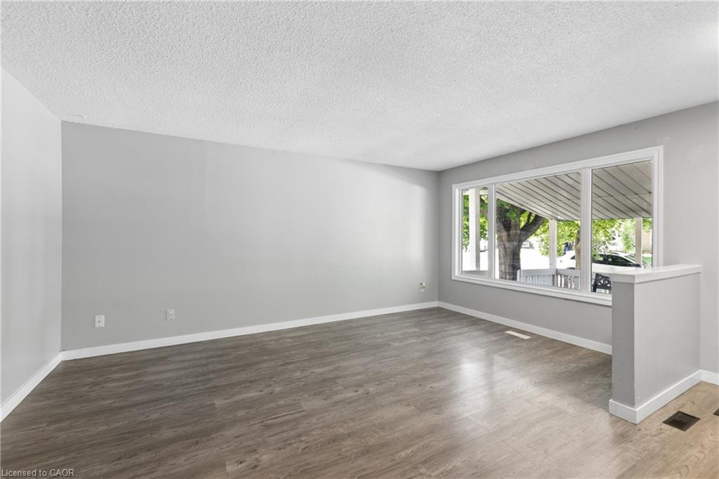 74 Helene Crescent Property Photo 6