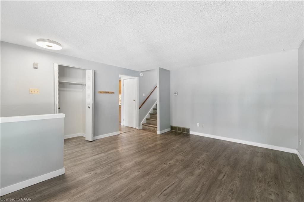 74 Helene Crescent Property Photo 7