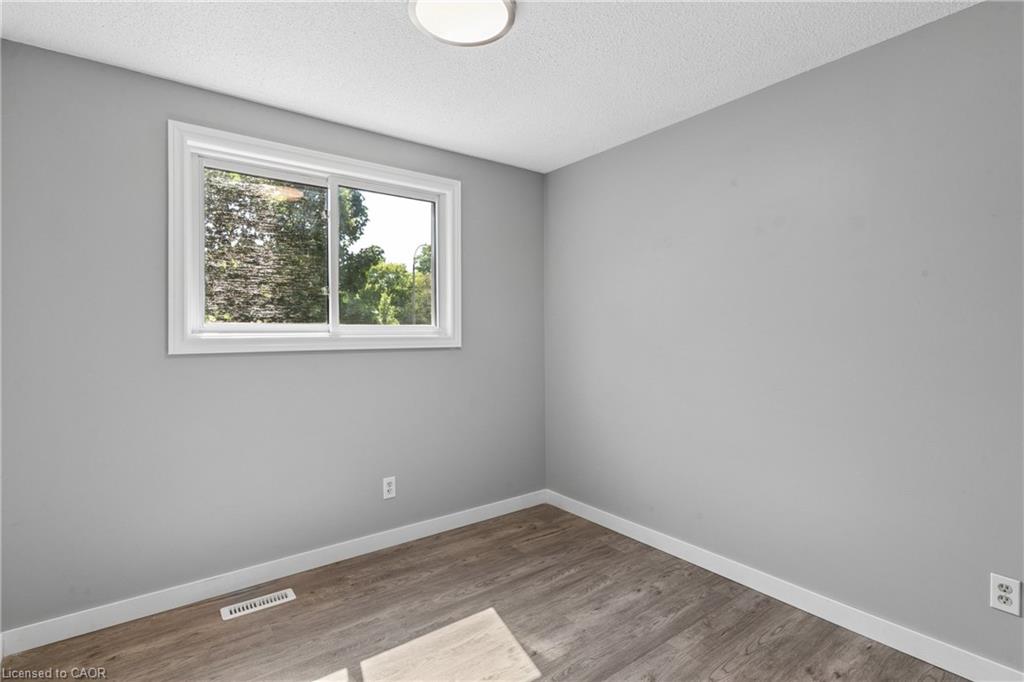 74 Helene Crescent Property Photo 17