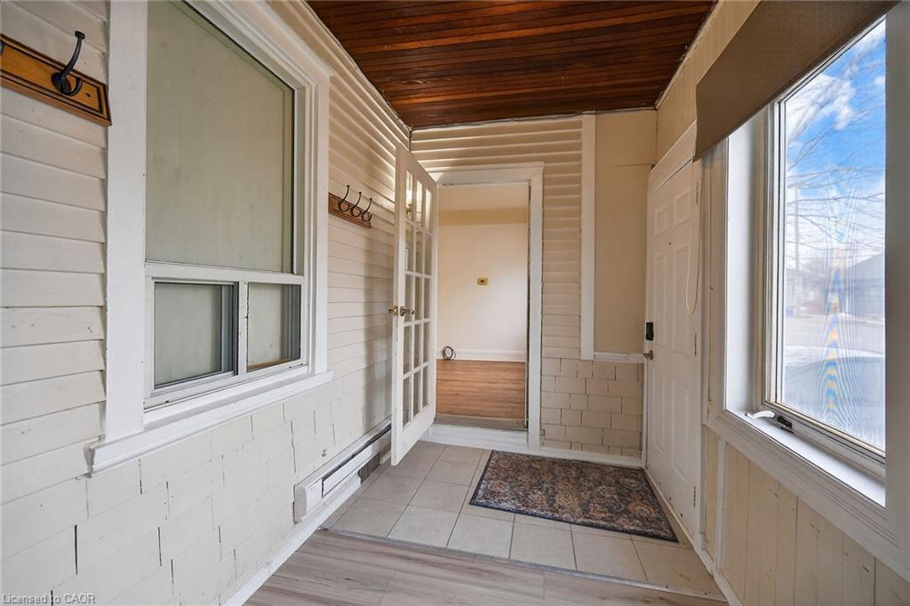 643 Upper Wellington Street Property Photo 3
