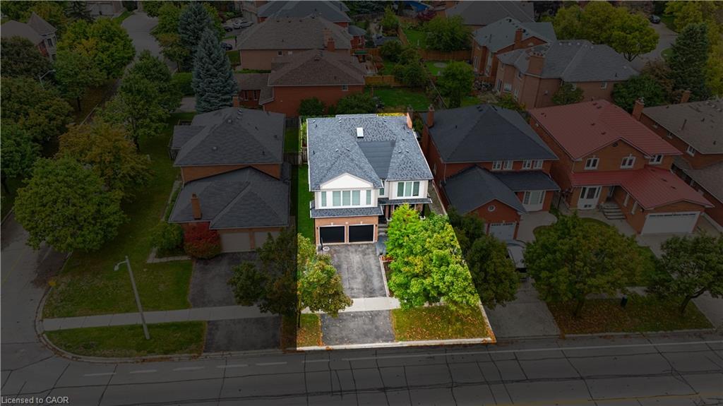 36 Devonsleigh Boulevard Property Photo 2