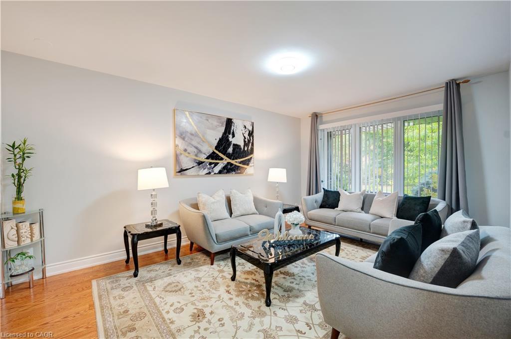 36 Devonsleigh Boulevard Property Photo 5