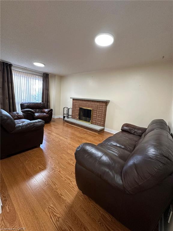 36 Devonsleigh Boulevard Property Photo 8