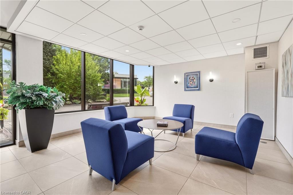 507-2121 Lakeshore Road Property Photo 4