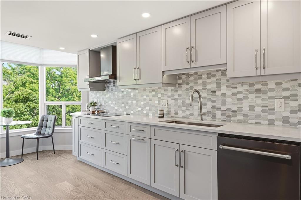 507-2121 Lakeshore Road Property Photo 15