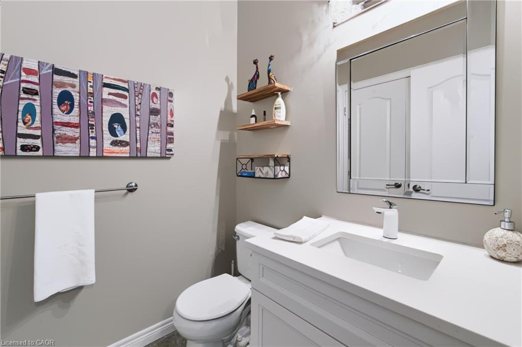22-244 Dundas Street W Property Photo 6