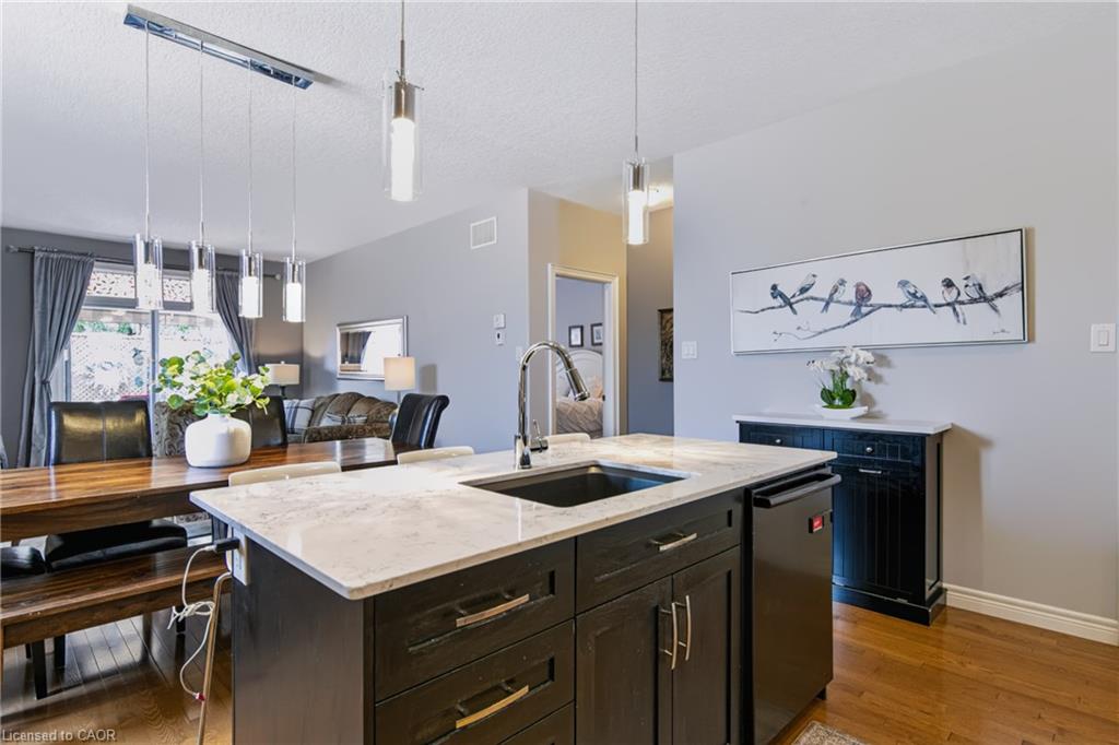 22-244 Dundas Street W Property Photo 10