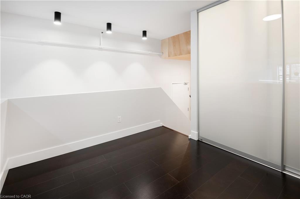 105-676 Richmond Street W Property Photo 10