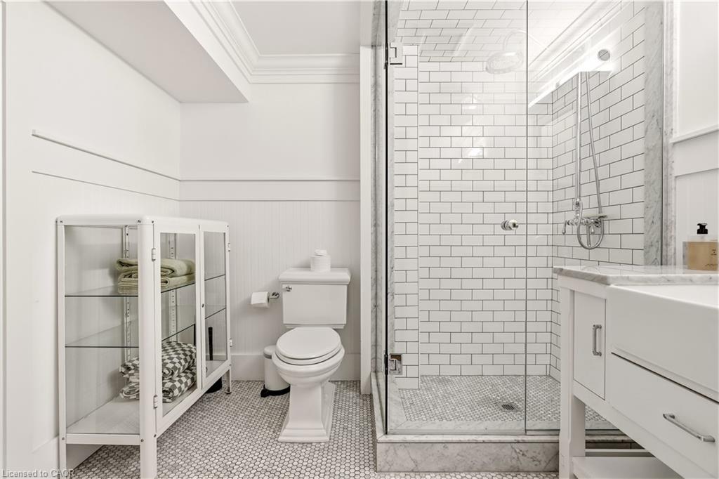 330 Camelot Court Property Photo 32