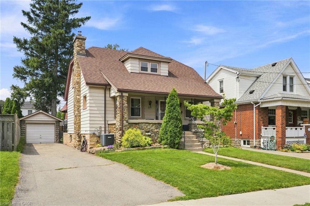 96 Huxley Avenue S Property Photo 1