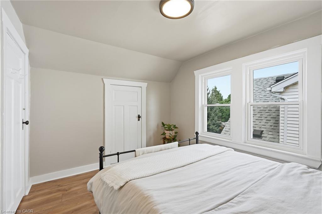 96 Huxley Avenue S Property Photo 34