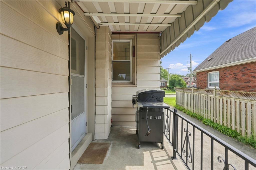 96 Huxley Avenue S Property Photo 42