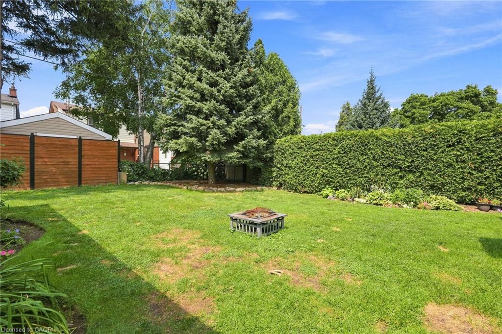 96 Huxley Avenue S Property Photo 43