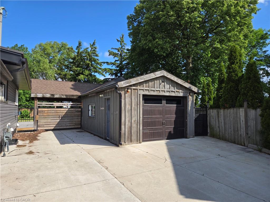 17 Carmen Avenue Property Photo 2