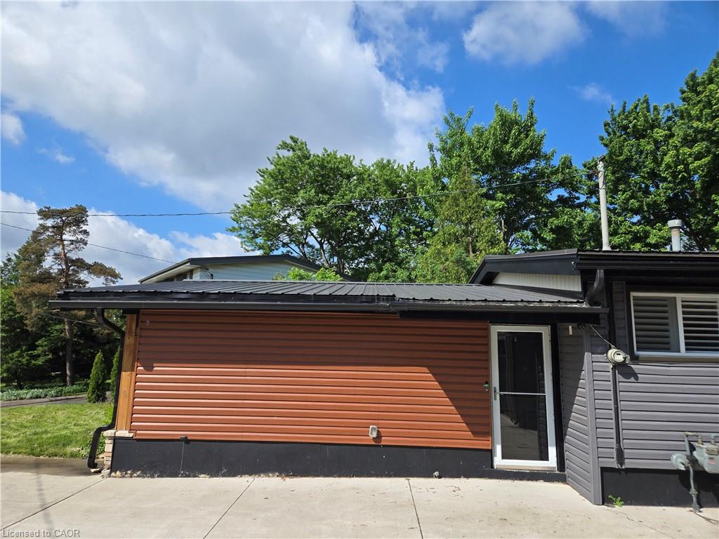 17 Carmen Avenue Property Photo 3