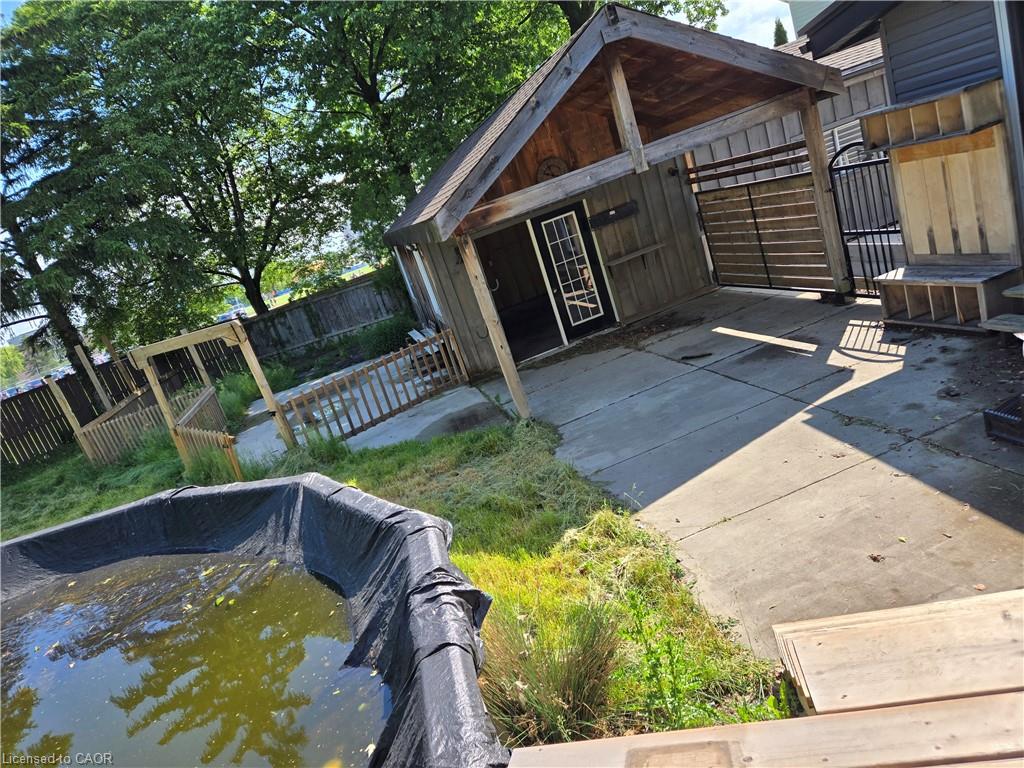 17 Carmen Avenue Property Photo 8