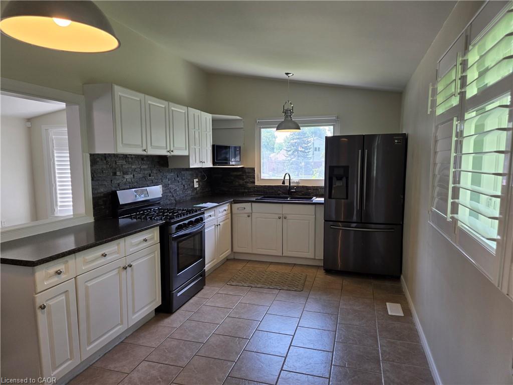 17 Carmen Avenue Property Photo 12